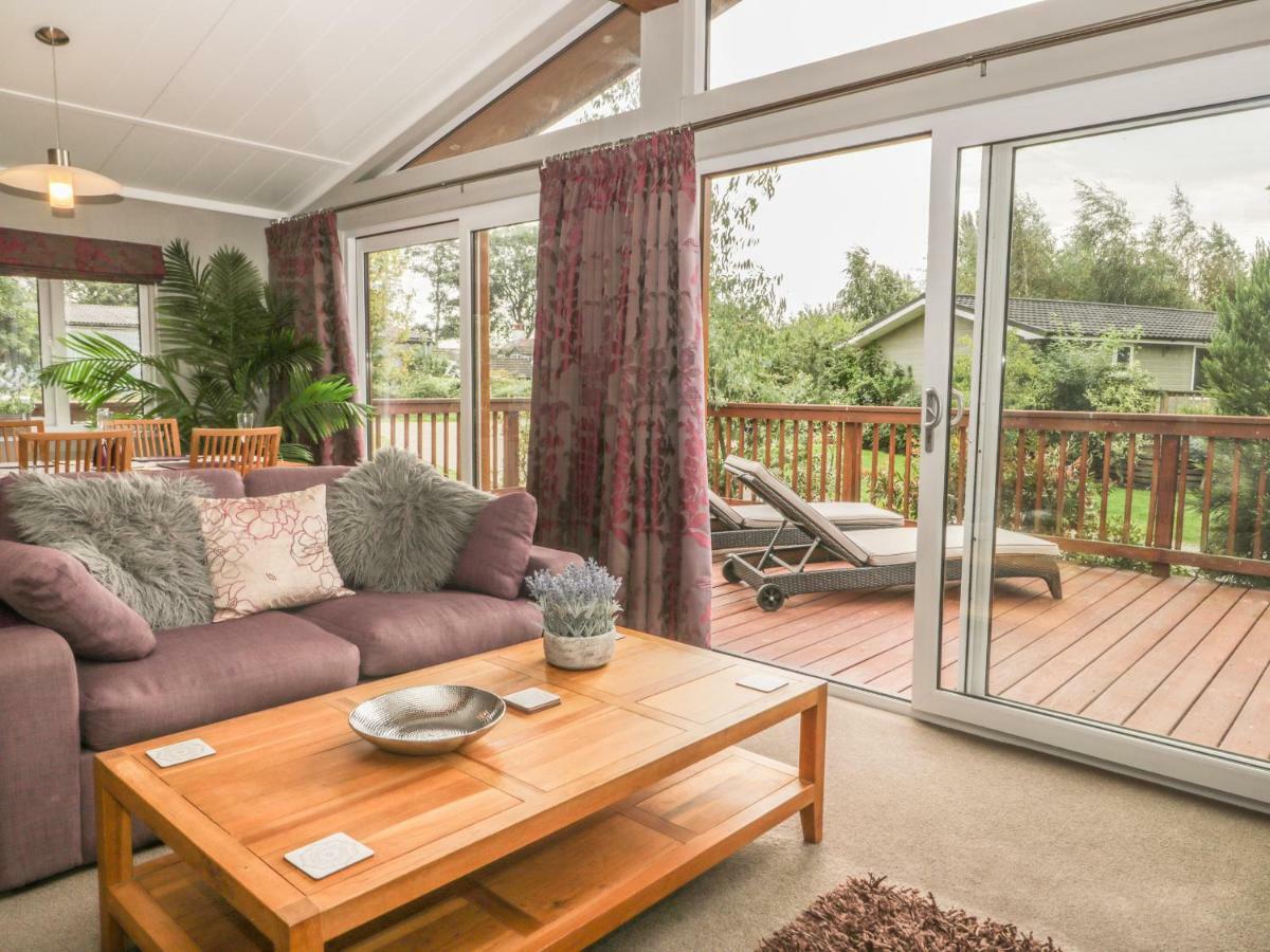 Bulmer Farm Lodge Malton Bagian luar foto